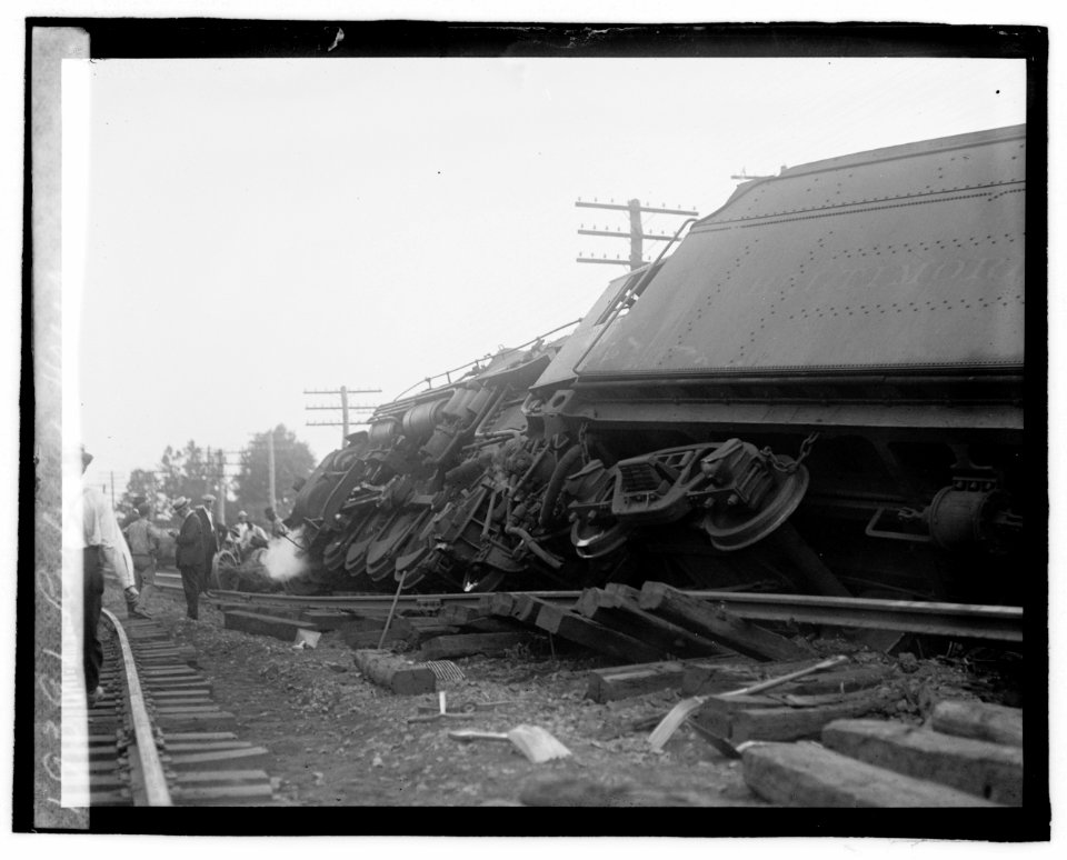 Railroad wreck LOC npcc.06777