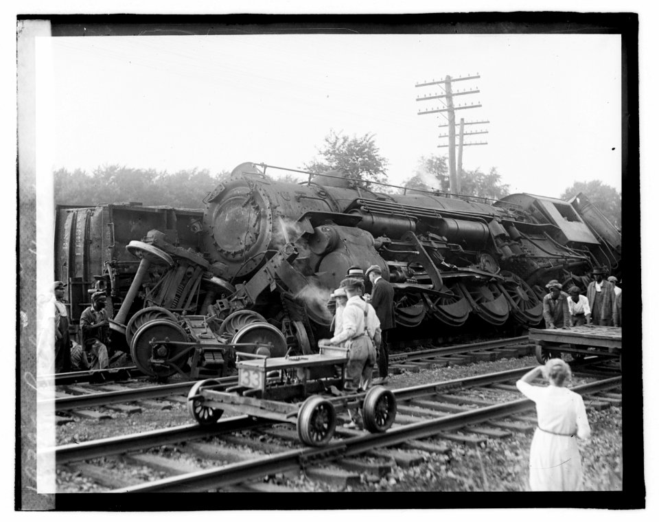 Railroad wreck LOC npcc.06783
