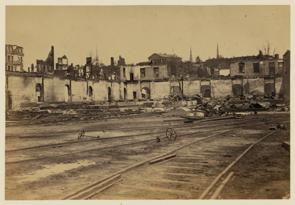 Railroad yard ruins, Richmond, Va. LCCN2005684439