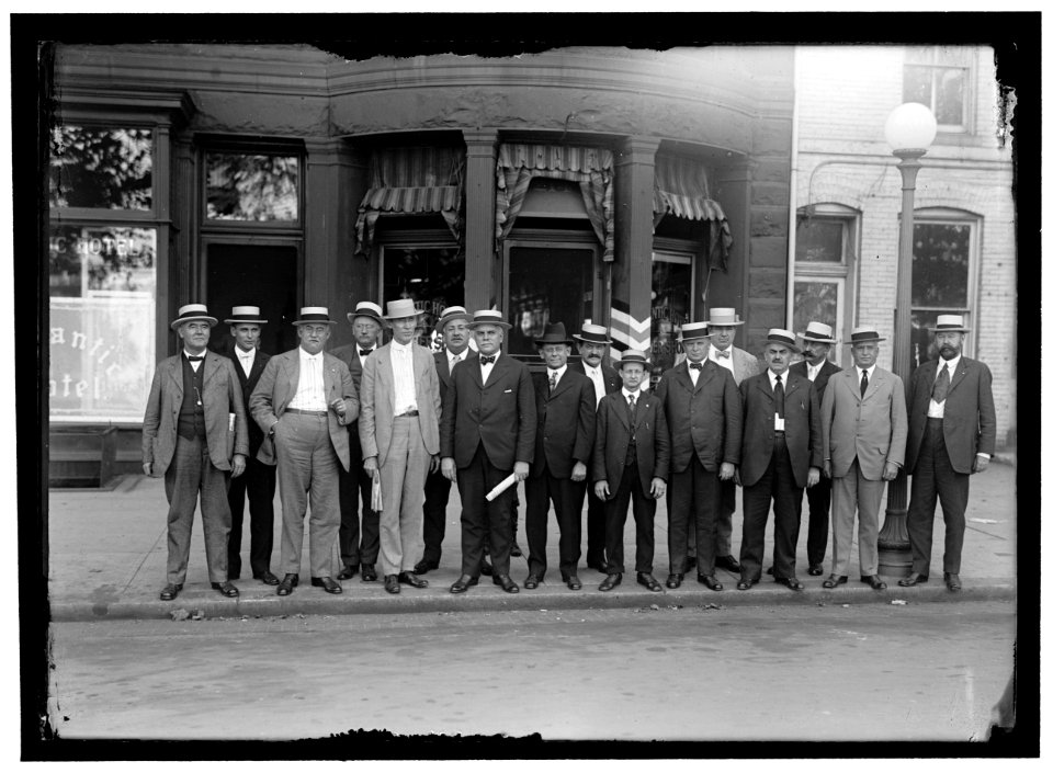 RAILWAY BROTHERHOODS GROUP- C.M. RODGERS; MR. LEWIS; W.G. LEE, PRES., BROTHERHOOD OF RAILWAY TRAINMEN; S. VEACH; A.B. GARRETSON, PRES. ORDER OF RAILWAY CONDUCTORS; W.J. BURKE; W.S. STONE, LCCN2016866640