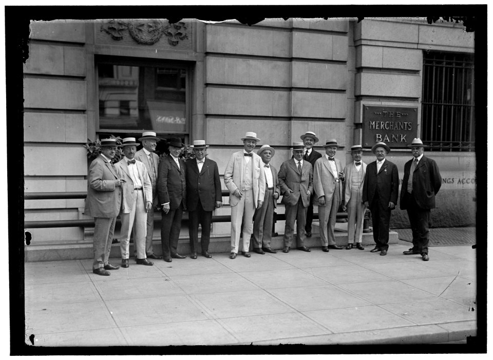 RAILWAY PRESIDENTS- T.M. SCHUMACHER, V.P., EL PASO & SOUTHWESTERN; J.H. YOUNG, PRES. NORFOLK SOUTHERN; G.W. STEVENS, PRES. C. & O.; DANIEL WILLARD, PRES. B. & O.; J.H. CARROLL, GEN. ATTY., LCCN2016866636