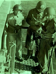 RADM Alan G. Kirk, watches MG Tory H. Middleton head ashore, Sicilian Invasion, 1943 (42513) (22621320281)