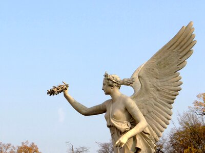 Wilanów sculpture wings