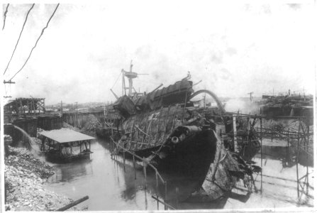 Raising of battleship Maine LCCN2013646060