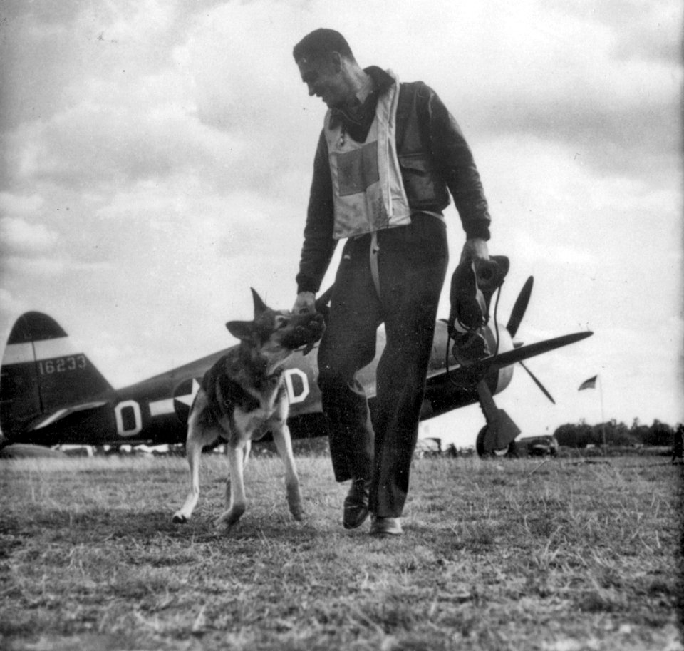 RAF Debden - 4 FG pilot with Mascott