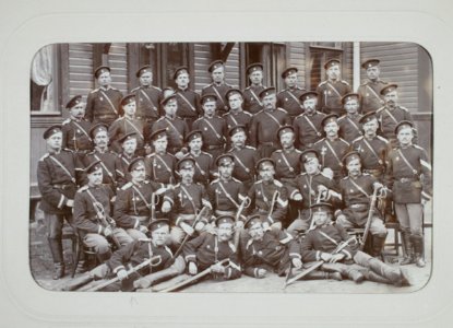 Rakuuna-aliupseereja ryhmäkuvassa (J David, before 1897) photo