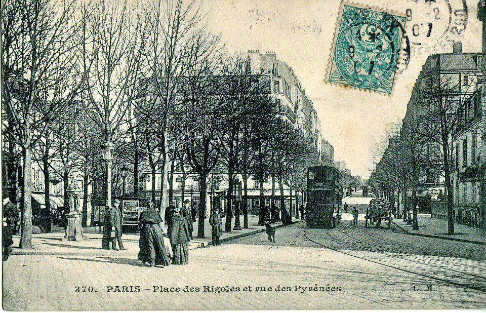 Place des Rigoles et rue des Pyrénées