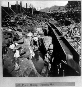 Placer mining - panning out LCCN2002719083