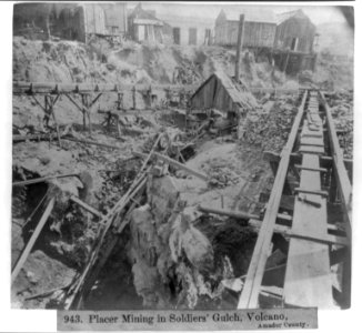 Placer Mining in Soldier's Gulch, Volcano, Amador County LCCN2002721080