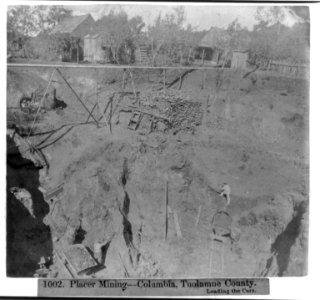 Placer Mining-Columbia, Tuolumne Co., loading the cars LCCN2002721094