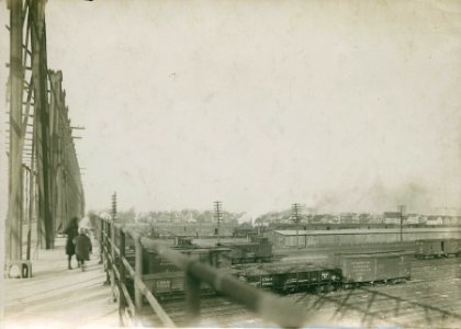 Railroad yard, Illinois, early 20th century (NBY 819)