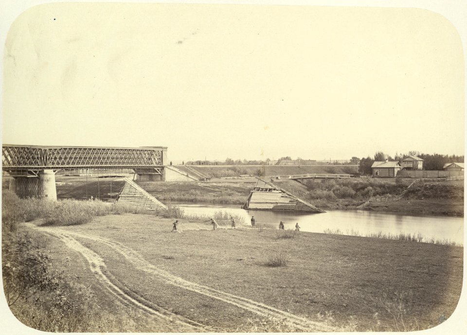 Railway bridge on Nikolaev Railway. 32