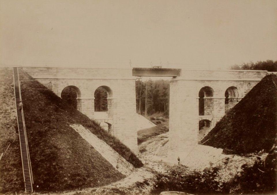 Railway bridge over the Tuderna Creek