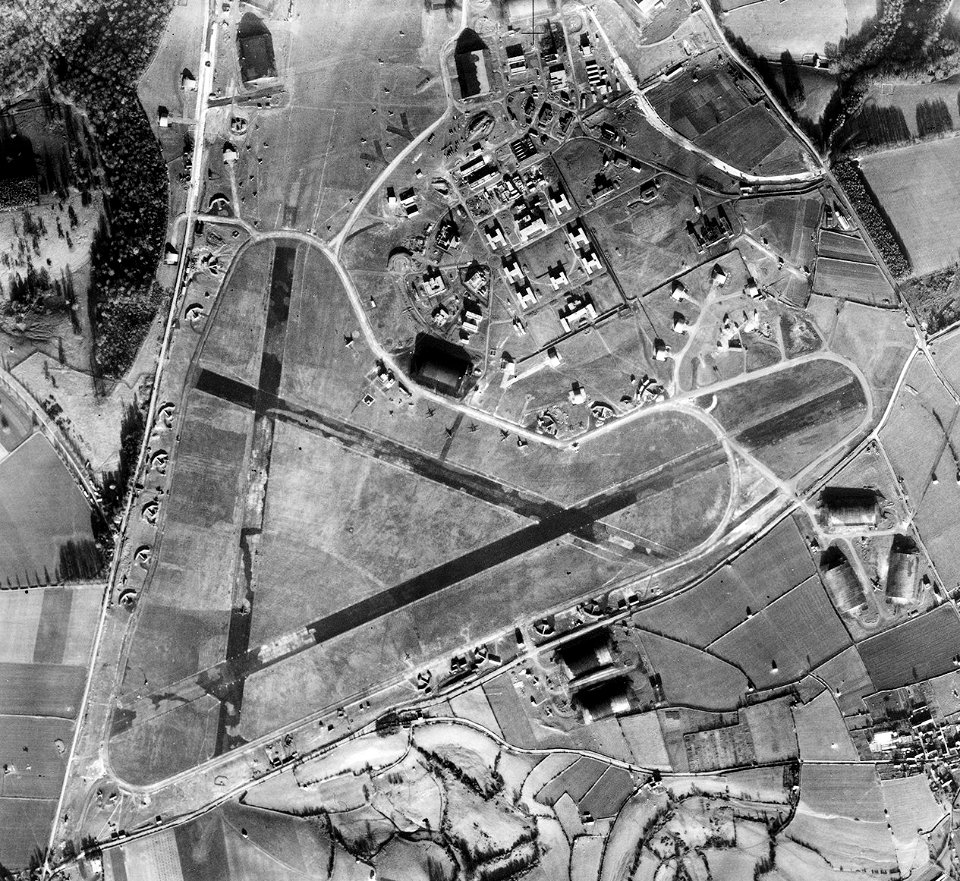 RAF Colerne - 4 Dec 1043 Airphoto