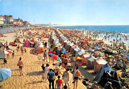 Plage centrale de Capbreton vers 1955