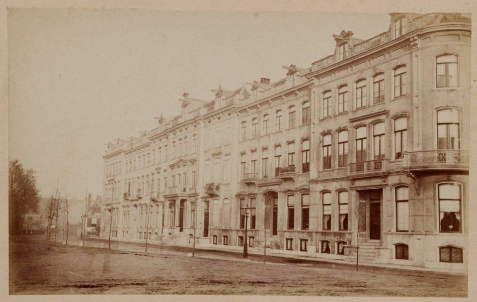 Plantaadje Plantage Parklaan 10-20 (van rechts naar links), ontworpen in 1865 door GW Breuker 010018000062