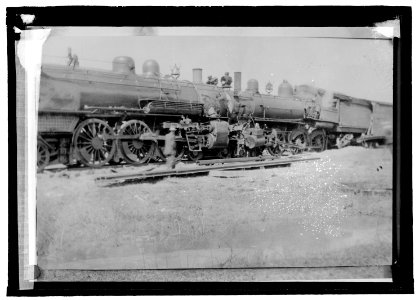 Railroad wreck LCCN2016821530