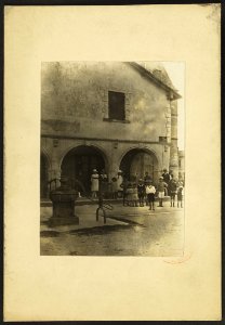 Place centrale et ses arcades à Créon - J-A Brutails - Université Bordeaux Montaigne - 1223