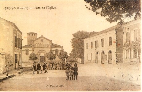 Place de l eglise de Brocas