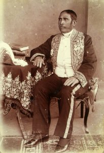Rainandriamampandry seated, ca. 1895