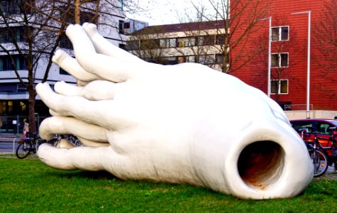Plastik vor dem IBM (Freiburg) 5542