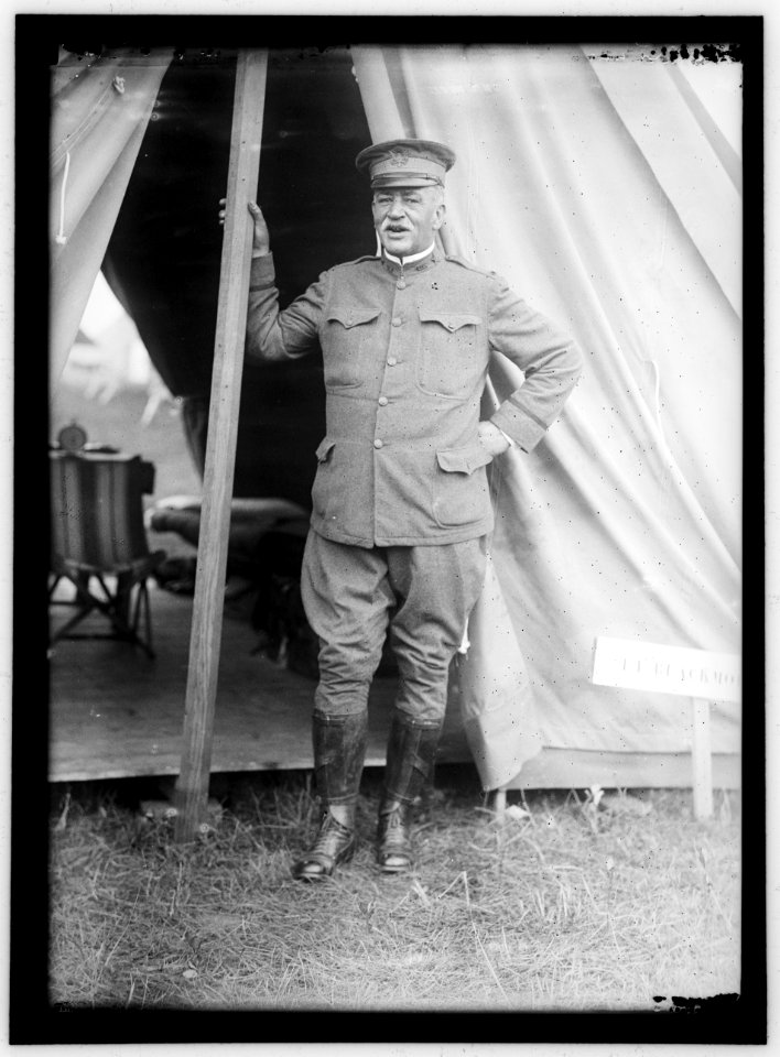 PLATTSBURG RESERVE OFFICERS TRAINING CAMP. MAJOR EDWIN F. GLENN, U.S.A. LCCN2016867179