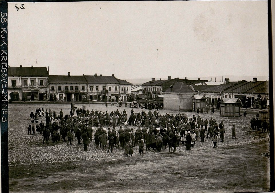 Platzmusik am Ringplatz in Kalusz. (BildID 15734886)
