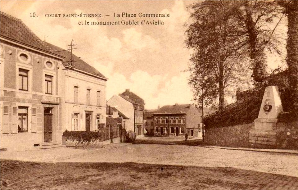 Place communale Court Saint Etienne 1905