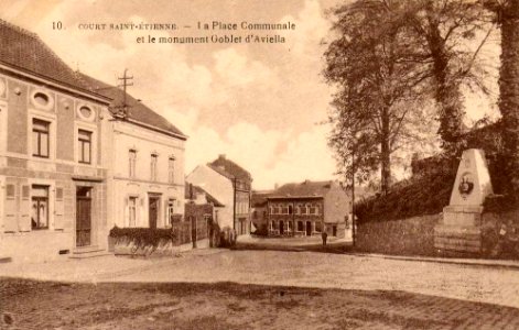 Place communale Court Saint Etienne 1905 photo