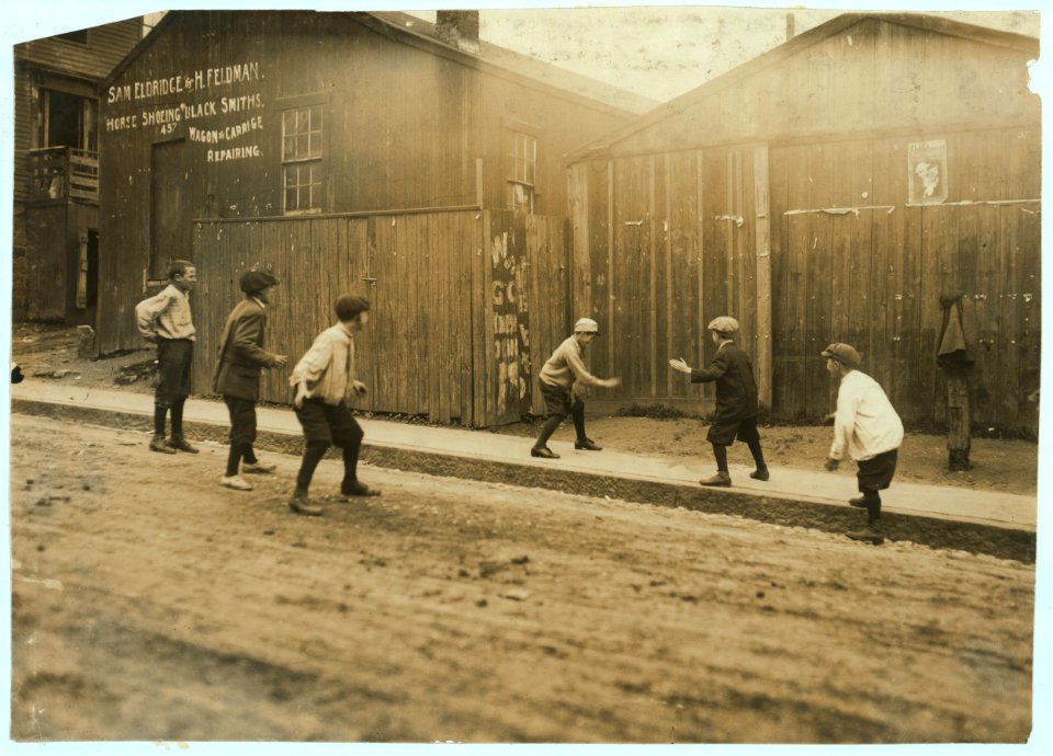 Playing hand ball on Street. Street play - probably not working boys. LOC cph.3b40720