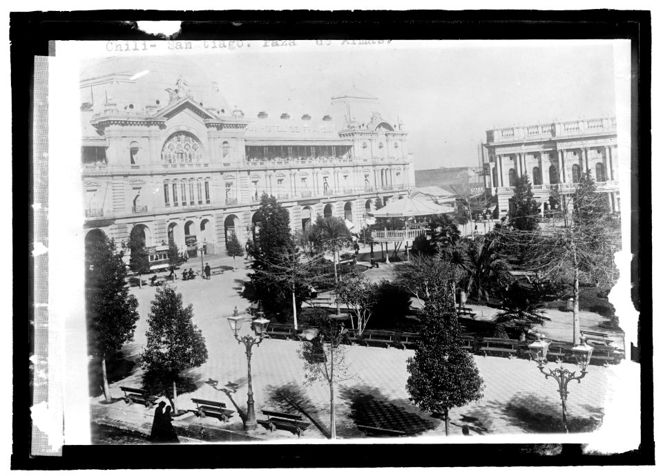Plaza de Armas, Santiago, Chile LCCN2016821464
