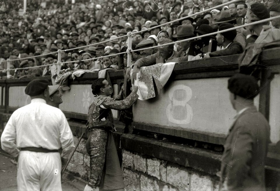 Plaza de toros de 'El Txofre' (12 de 16) - Fondo Car-Kutxa Fototeka