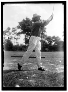 PLAYING GOLF LCCN2016866809