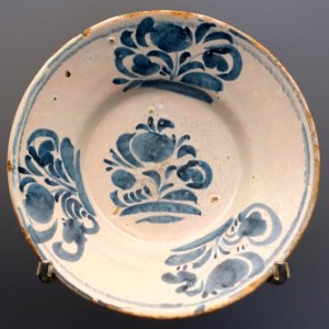 Plate with floral motifs, Teruel, Spain, late 18th century AD, ceramic - Museo Nacional de Artes Decorativas - Madrid, Spain - DSC08204 photo