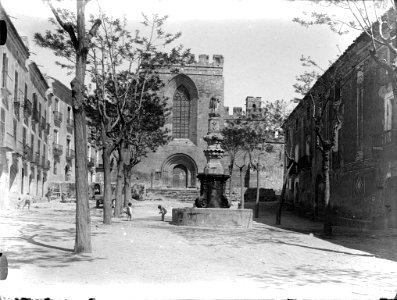 Plaça al monestir de Santes Creus (AFCEC RIBASV C 2634)