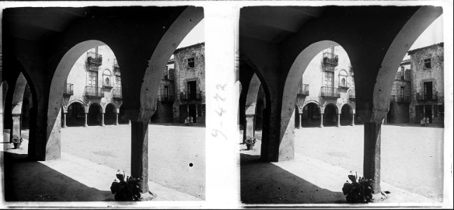 Plaça porticada de Sant Joan de les Abadesses (SaP 472 09)