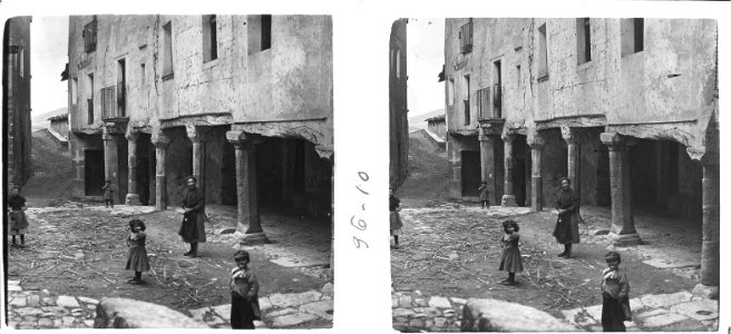 Plaça porticada de Torà