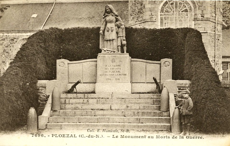 Ploézal - Monument aux morts de la guerre - AD22 - 16FI3985