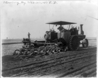 Plowing by steam in South Dakota LCCN2012646384
