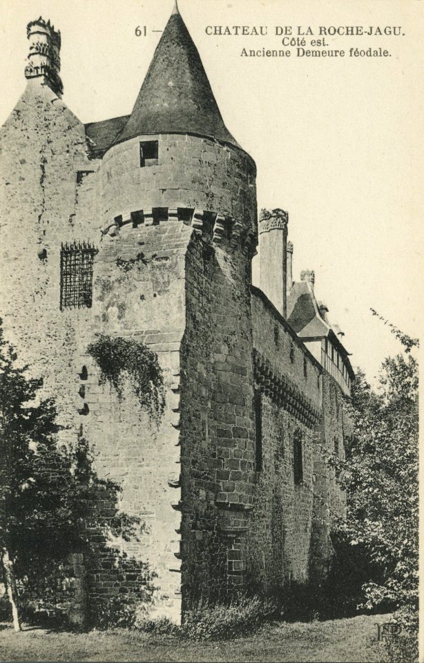 Ploézal - Château de la Roche-Jagu côté est - AD22 - 16FI3997