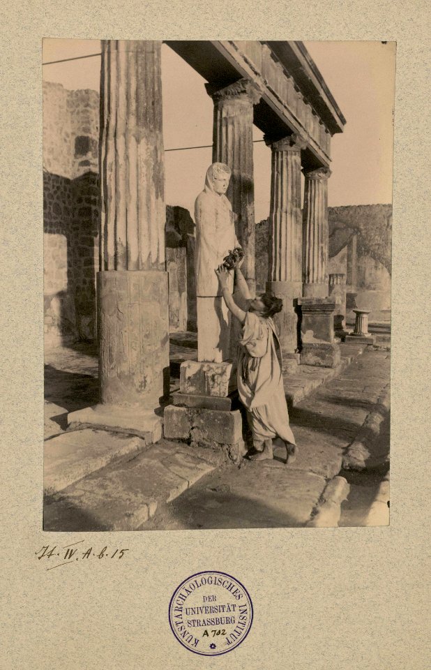 Pluschow, Wilhelm von (1852-1930) - Pompei - Donna nel Tempio di Apollo