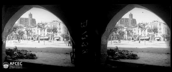 Plaça de Balaguer amb l'església al fons