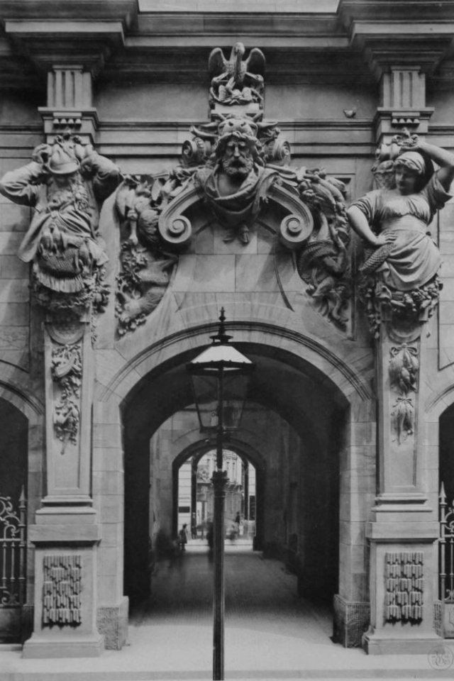 Plaza de anton mercado puerta bella época dresde