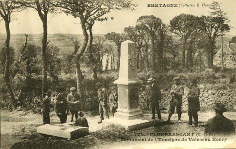 Plougrescant - Monument de l'enseigne de vaisseau Henry - AD22 - 16FI4285