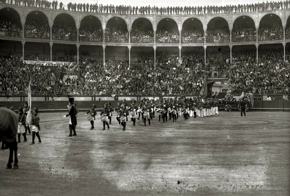Plaza de toros de 'El Txofre' (6 de 16) - Fondo Car-Kutxa Fototeka