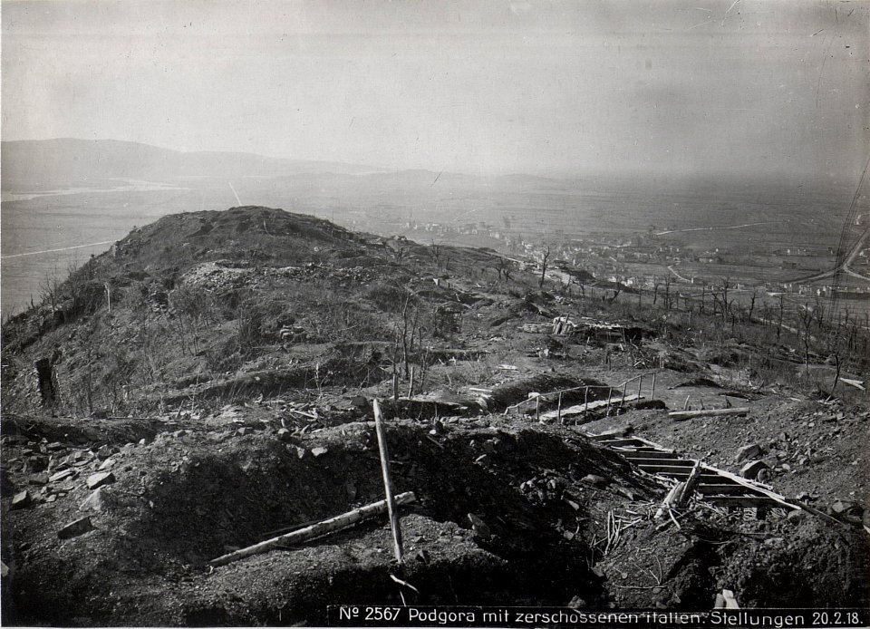 Podgora mit zerschossenen italien. Stellungen 20.2.18. (BildID 15615203)