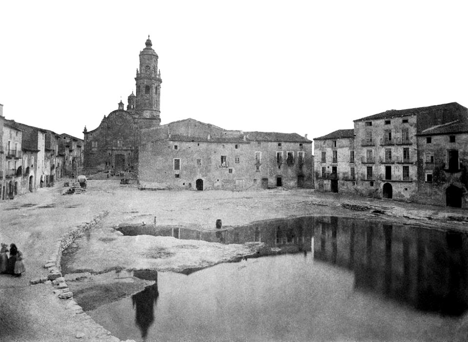 Plaça de l'església de la Granadella (cropped)