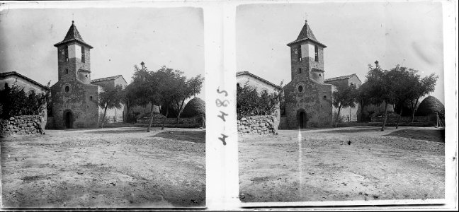 Plaça de l'església de Vinyoles d ' Orís