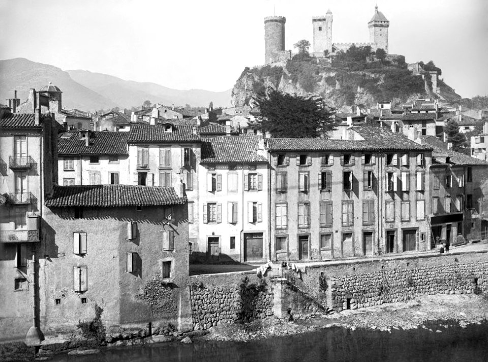Poble de Foix amb el castell al fons (AFCEC VIDAL 18X24 028) (Restored)