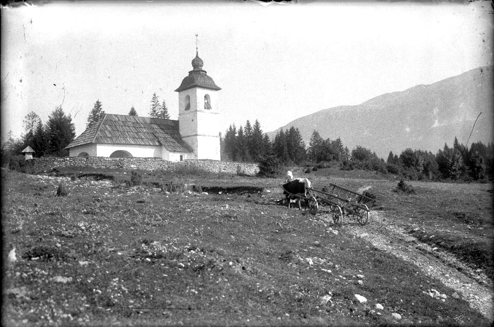 Podružnična cerkev Sv. Katarine, Hom nad Zasipom